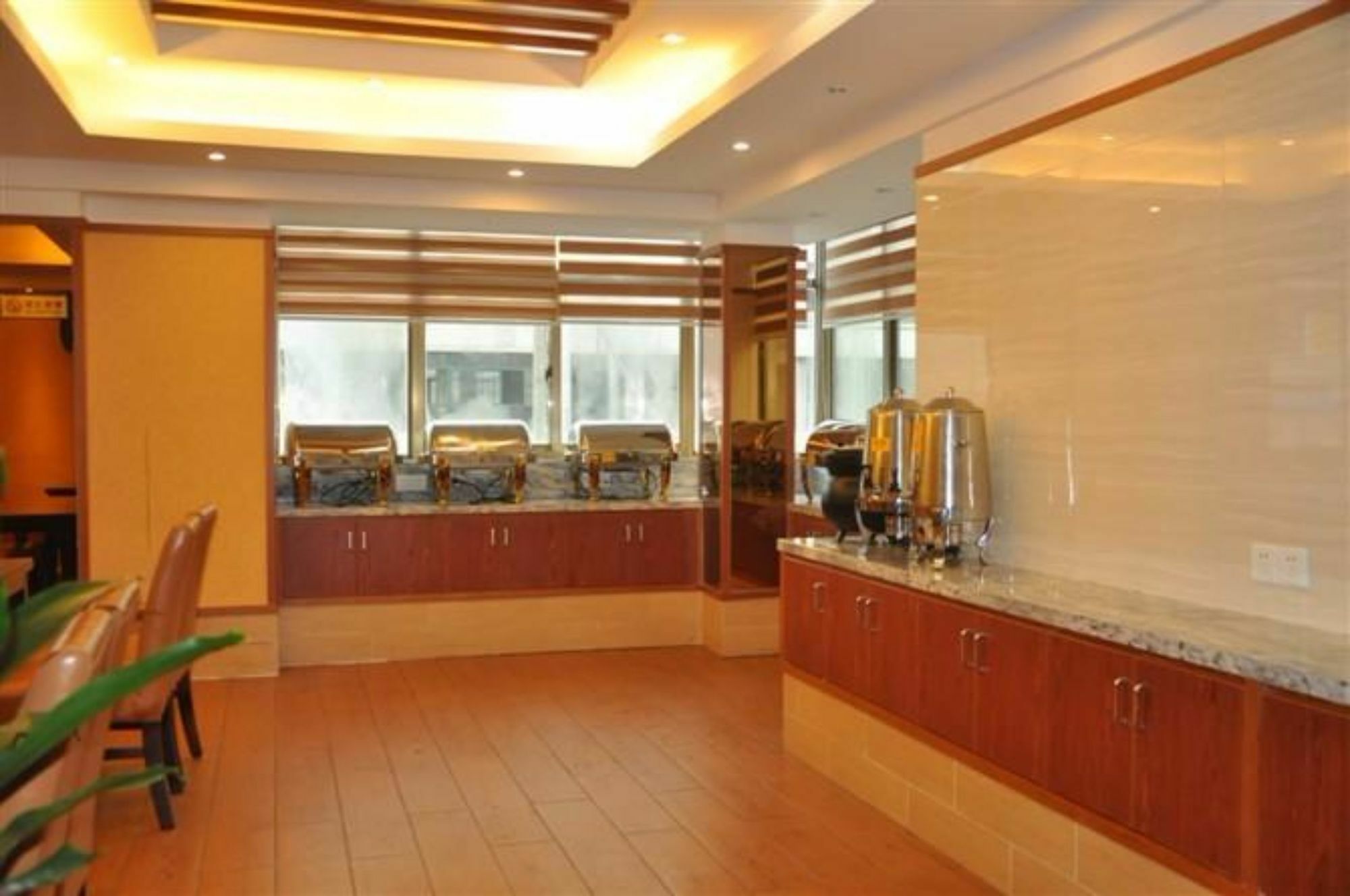 Yiwu Ruifeng Hotel Exterior foto